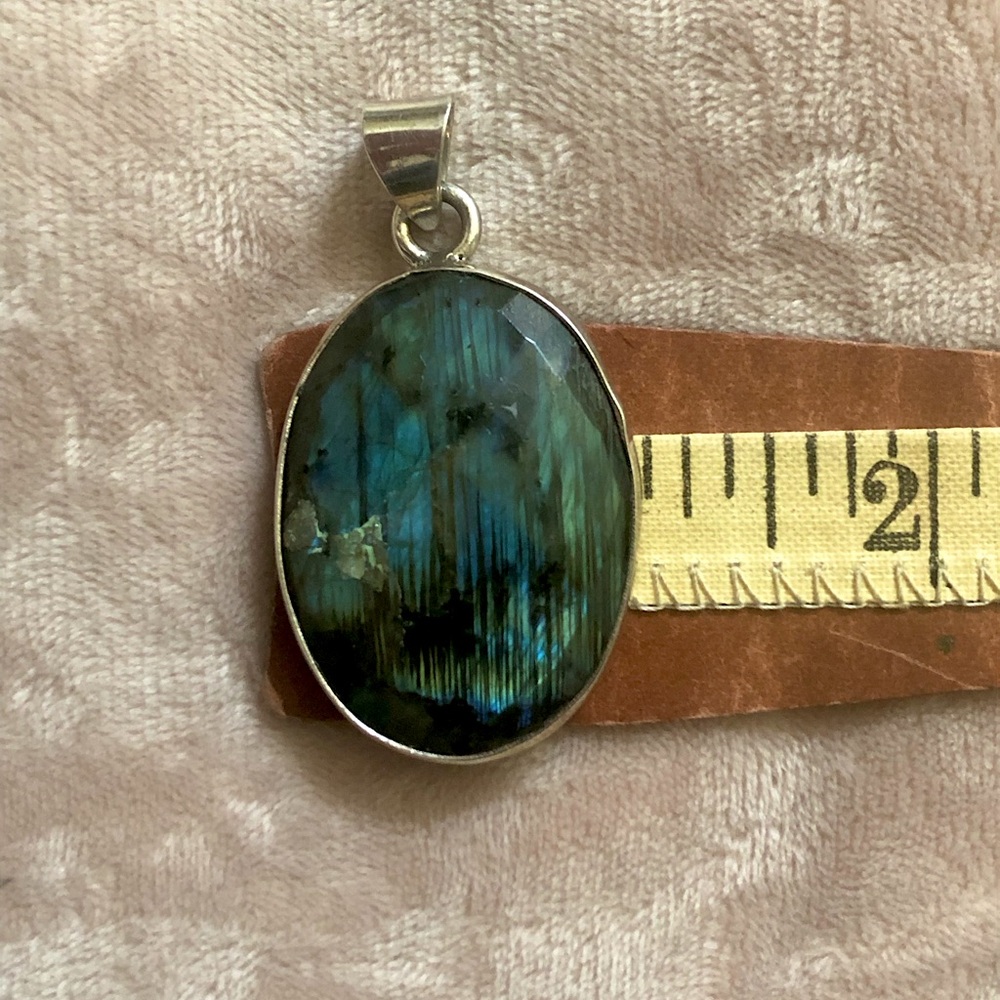Large Oval Labradorite Pendant .925 - Picture 11 of 12